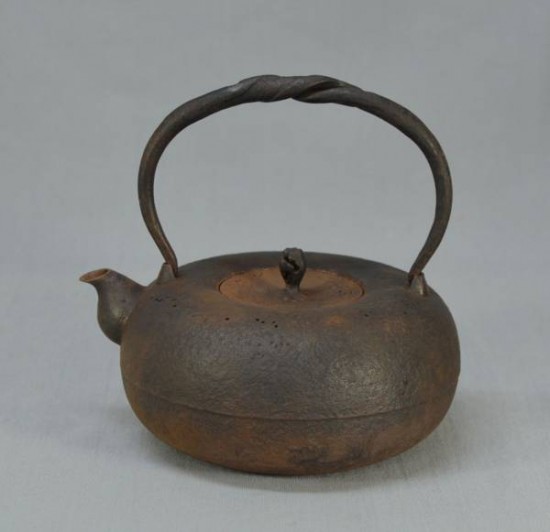 AKa6845時代古い鉄瓶